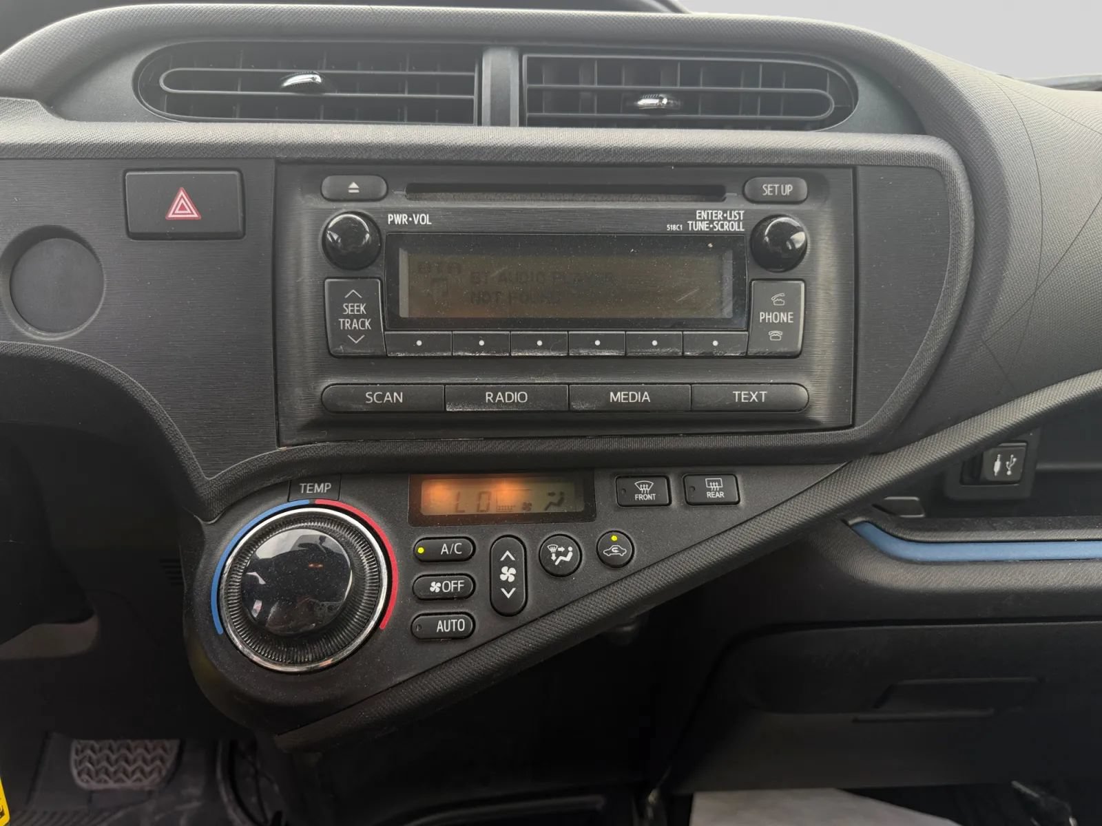 Used 2013 Toyota Prius C FWD image 21