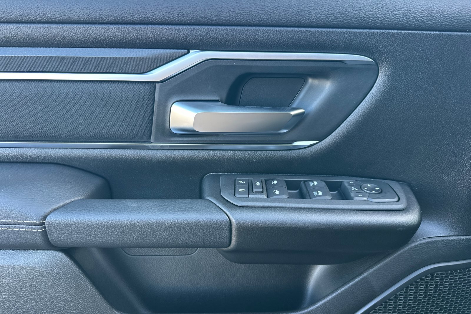 New 2026 RAM 1500 4x4 Crew Cab image 10