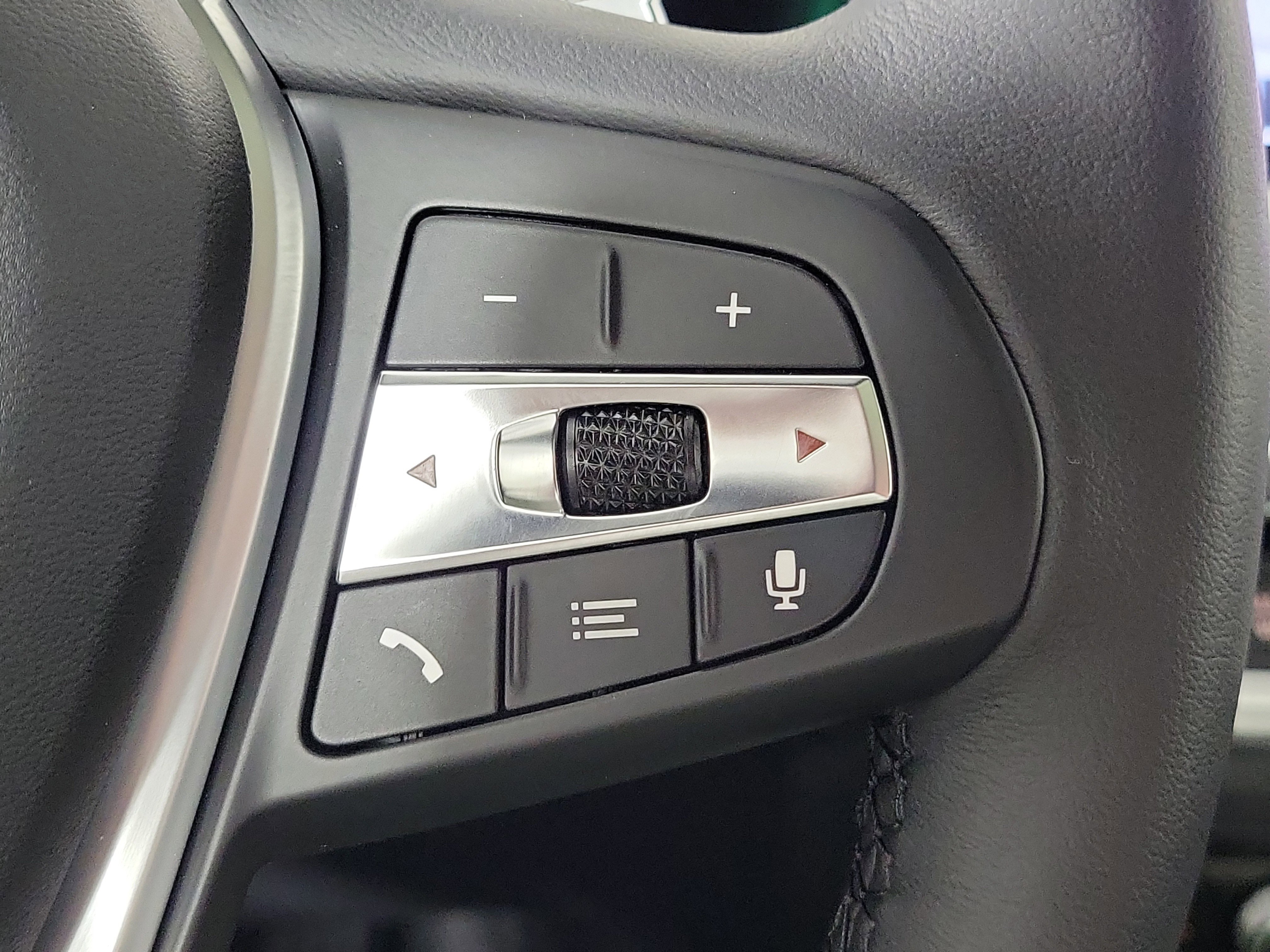 Used 2019 BMW 330i xDrive Sedan w/ Convenience Package image 14