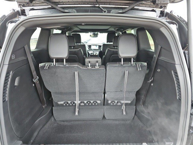 New 2026 Chrysler Pacifica Limited image 19