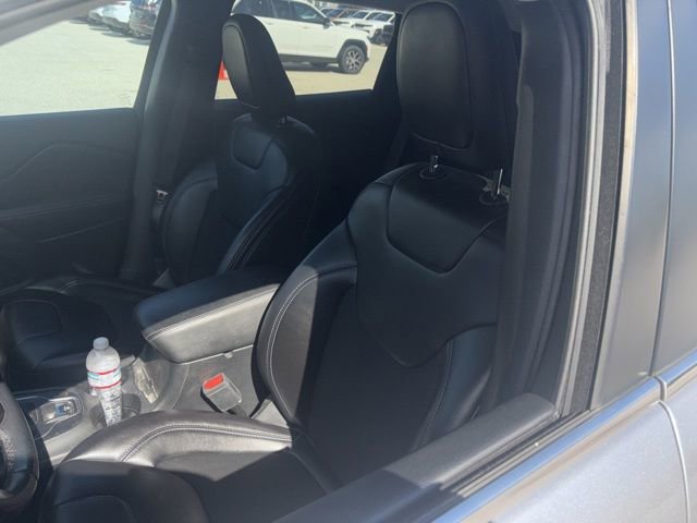 Used 2019 Jeep Cherokee Latitude Plus image 9