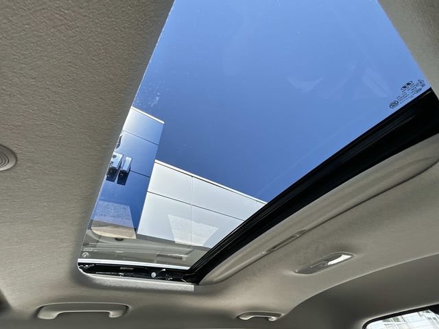 Certified 2024 Hyundai Venue SEL FWD image 30