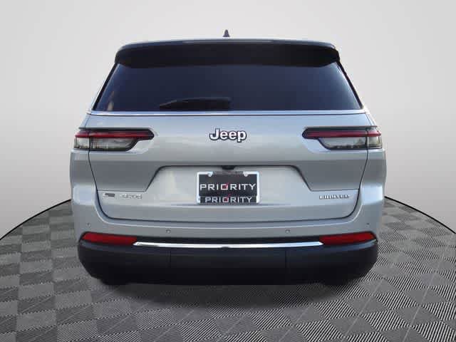 Used 2023 Jeep Grand Cherokee L Limited AWD/4WD image 3