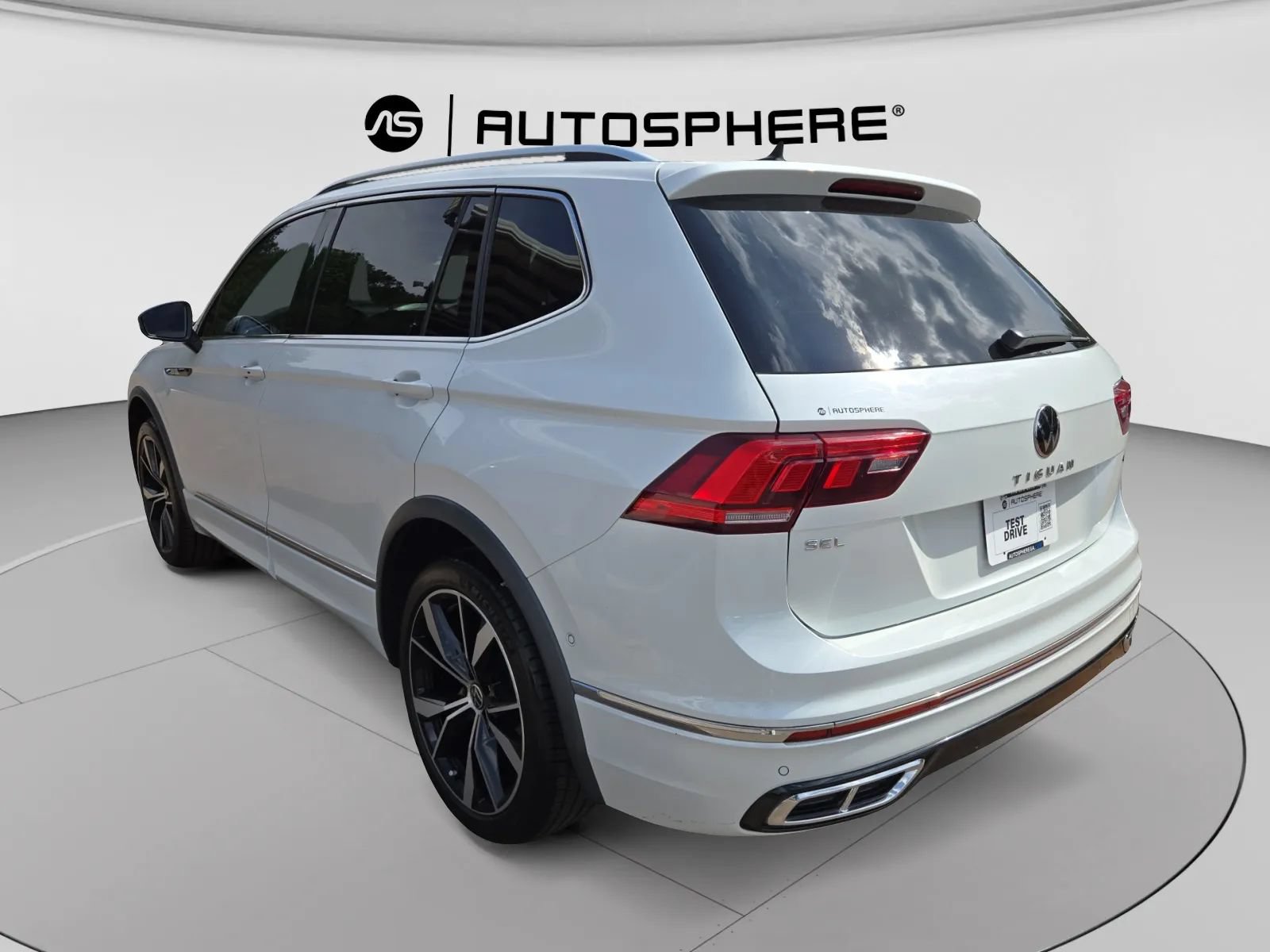 Used 2022 Volkswagen Tiguan SEL R-Line AWD/4WD image 5