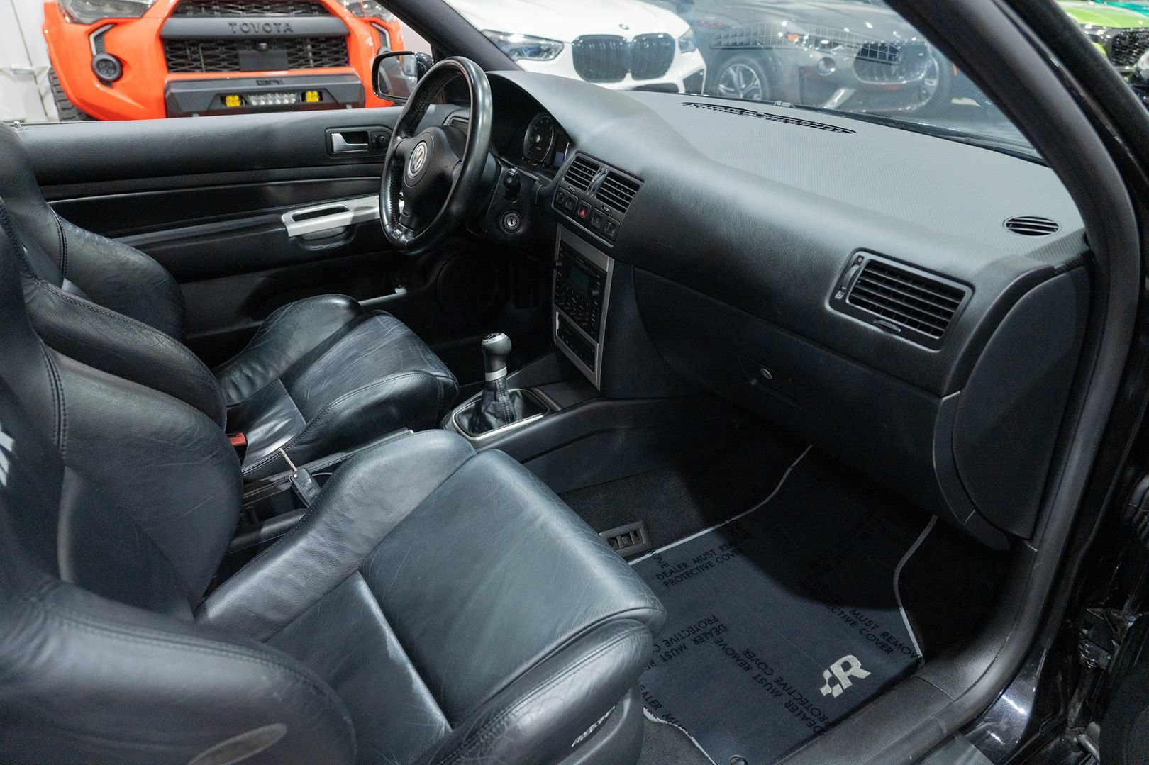 Used 2004 Volkswagen R32 AWD/4WD image 29