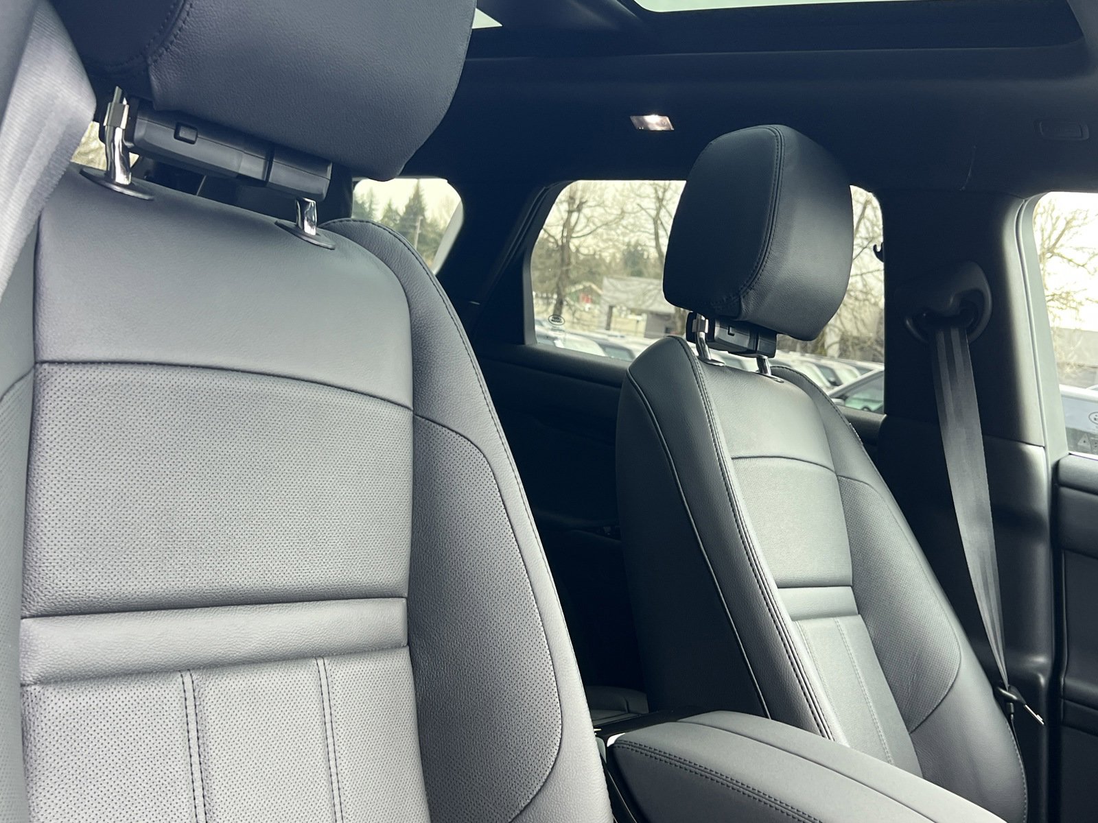 New 2025 Land Rover Range Rover Evoque Dynamic SE image 13