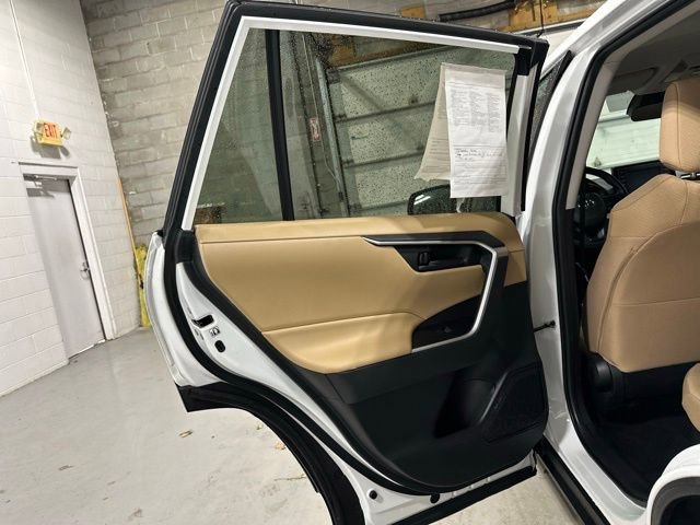 Used 2019 Toyota RAV4 LE w/ Carpet Mat Package AWD/4WD image 14