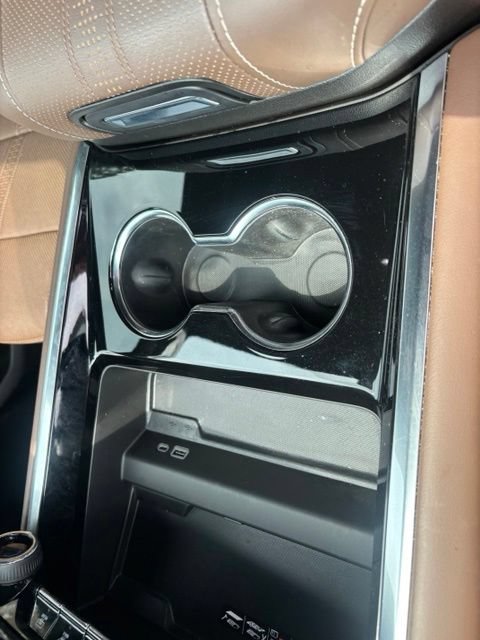 Used 2025 Chevrolet Tahoe High Country AWD/4WD image 19