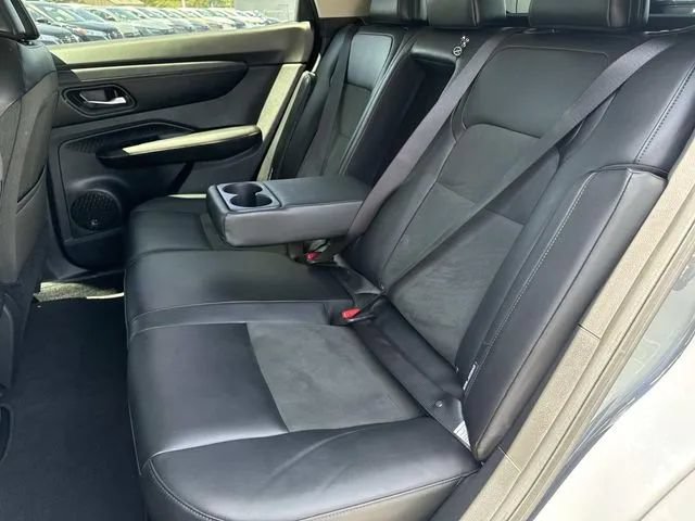 Used 2024 Nissan Ariya AWD image 23