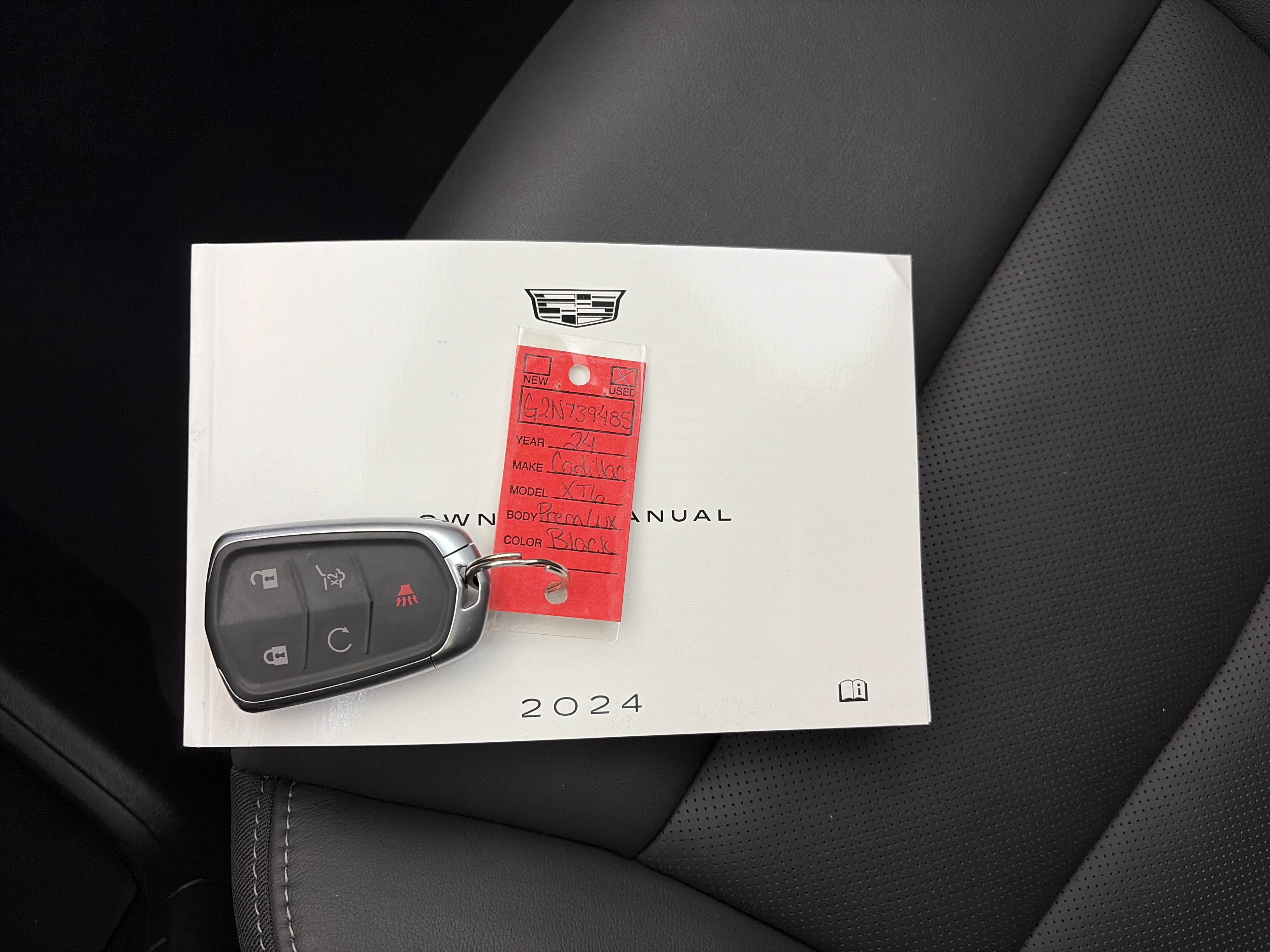 Certified 2024 Cadillac XT6 Premium Luxury w/ LPO, Floor Liner Package image 33