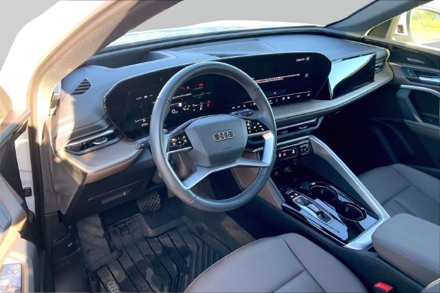 Used 2025 Audi Q5 Premium Plus w/ Premium Plus AWD/4WD image 14