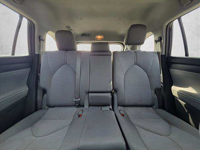 Used 2022 Toyota Highlander LE image 16