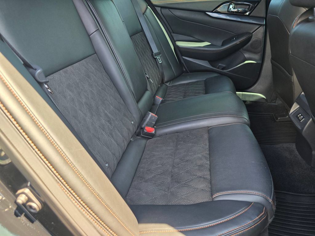 Used 2023 Nissan Maxima SR w/ Sport Mat Group FWD image 14