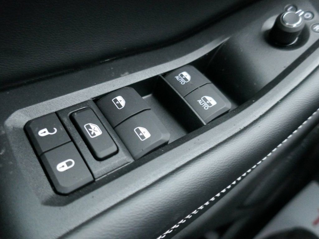 New 2025 Jeep Grand Cherokee Laredo X image 15