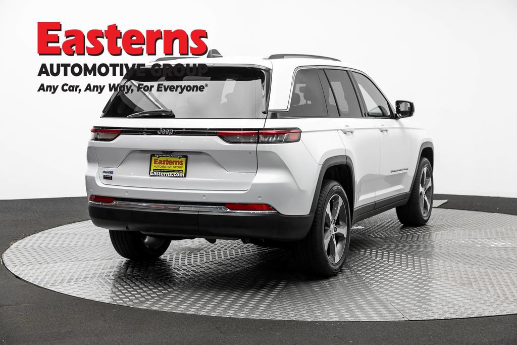 Used 2023 Jeep Grand Cherokee 4WD 4xe image 4