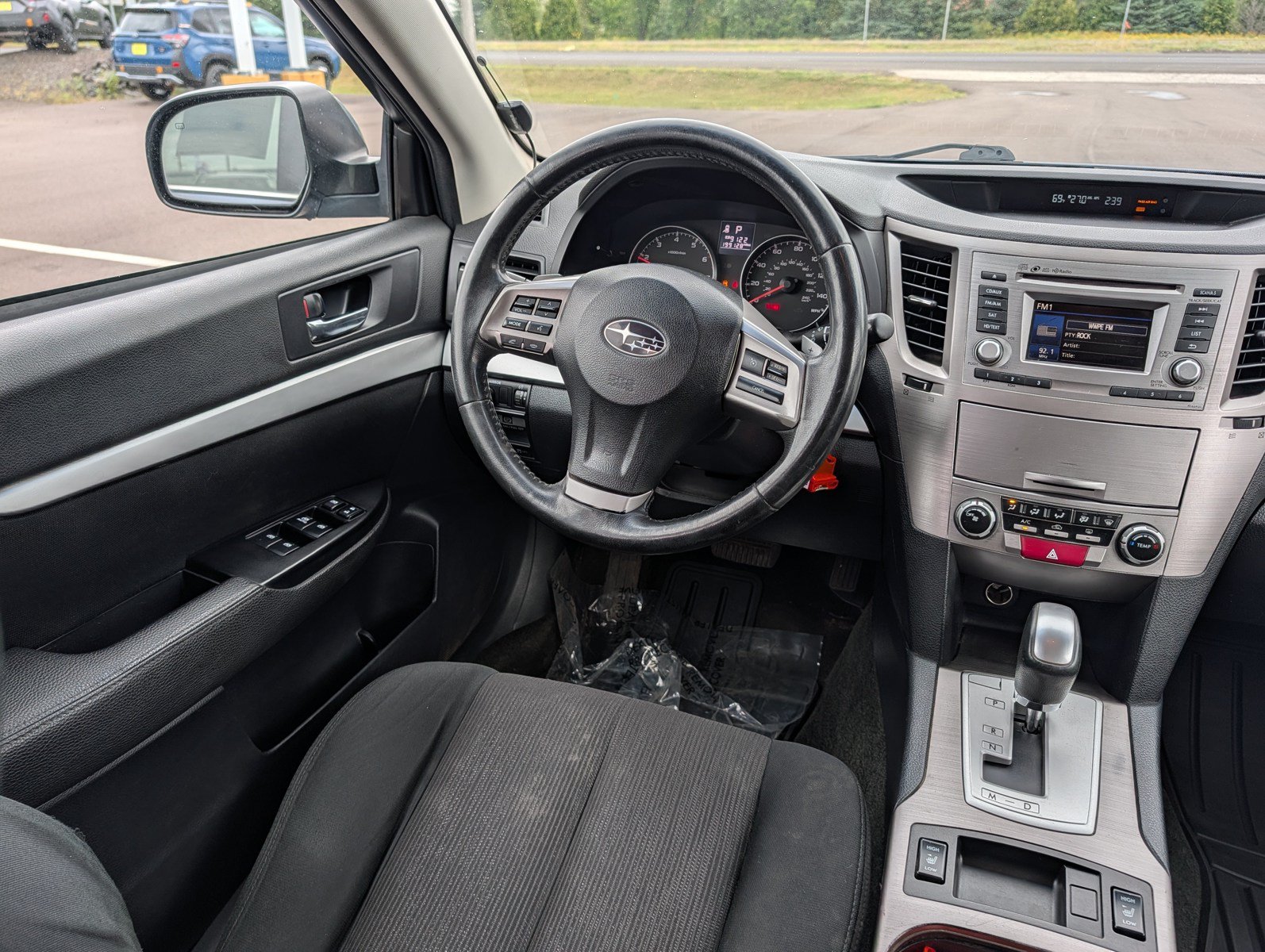 Used 2014 Subaru Outback 2.5i Premium w/ Moonroof Package AWD/4WD image 9