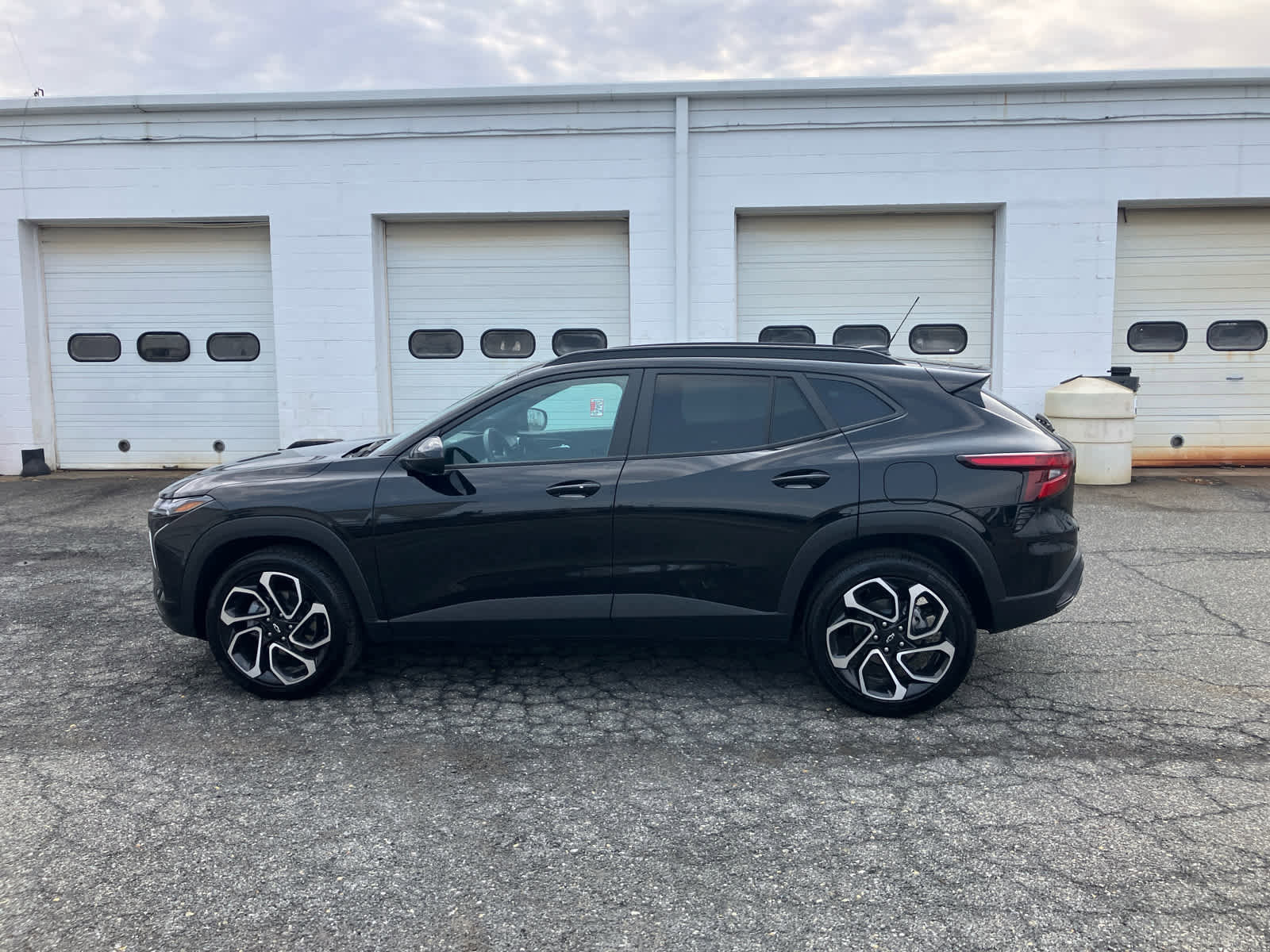 Used 2025 Chevrolet Trax RS w/ Driver Confidence Package image 6