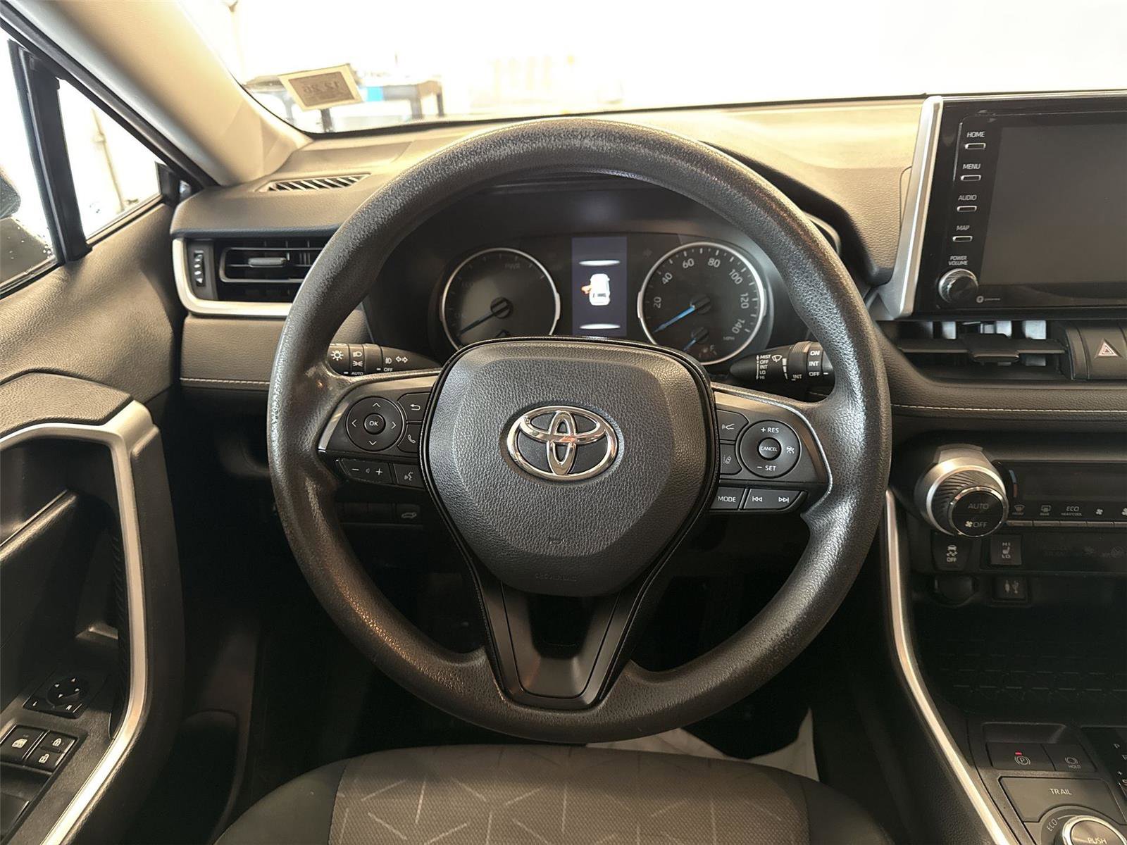 Used 2019 Toyota RAV4 XLE w/ Convenience Package image 11
