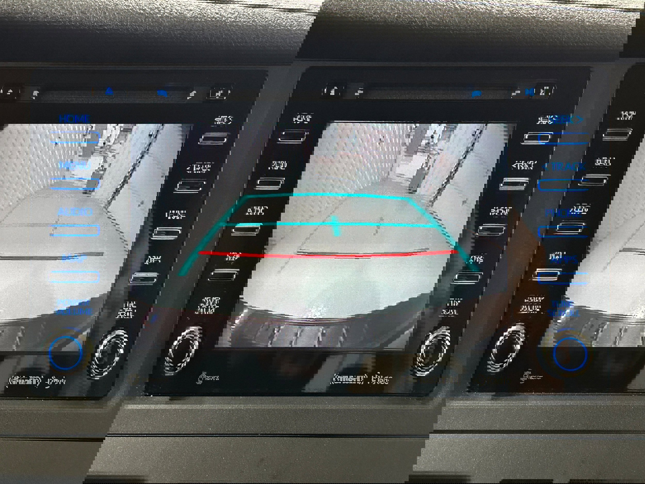 Used 2020 Toyota Sienna XLE w/ XLE Navigation Package image 9