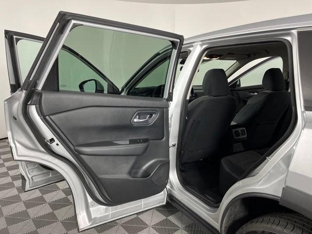 Used 2024 Nissan Rogue SV FWD image 41