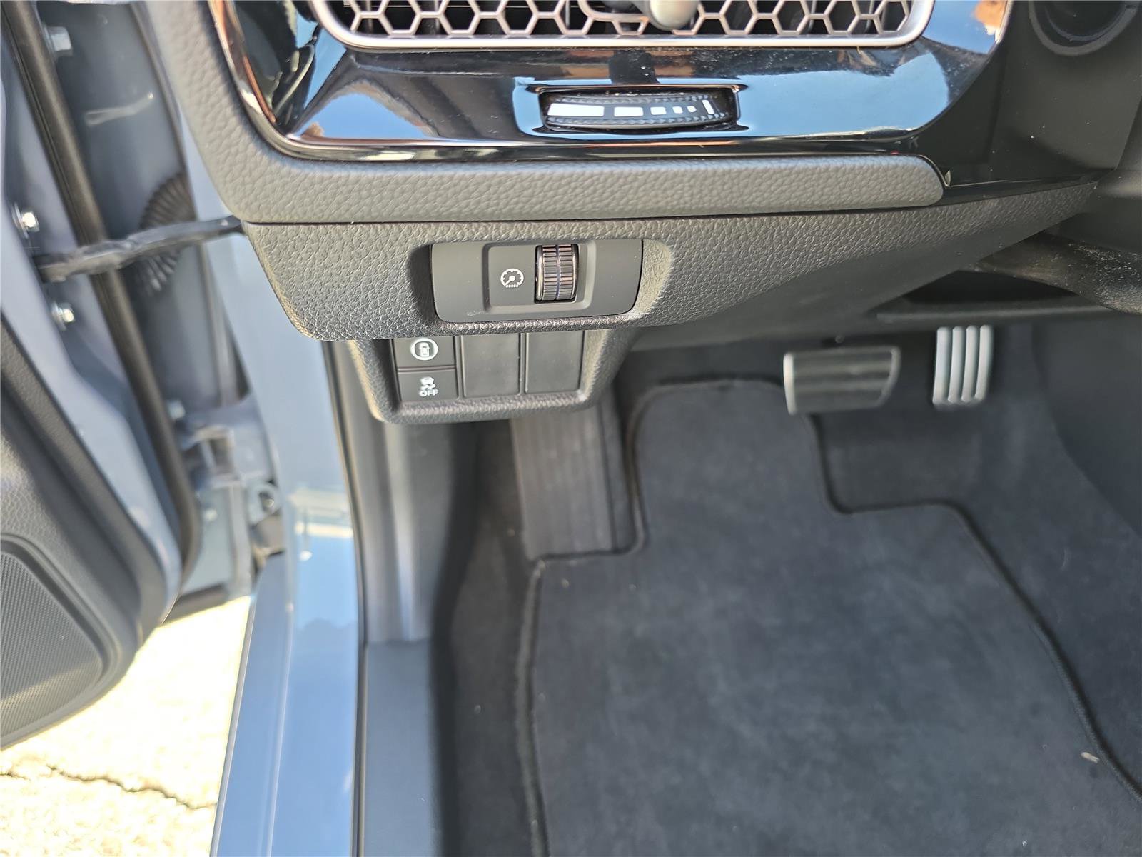 Used 2022 Honda Civic Sport image 16