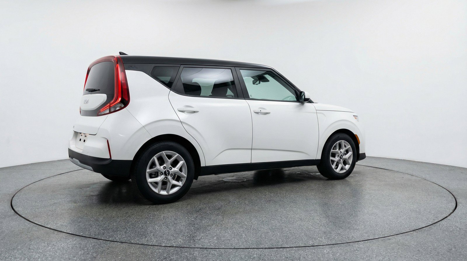 Used 2025 Kia Soul LX w/ LX Technology Package FWD image 9
