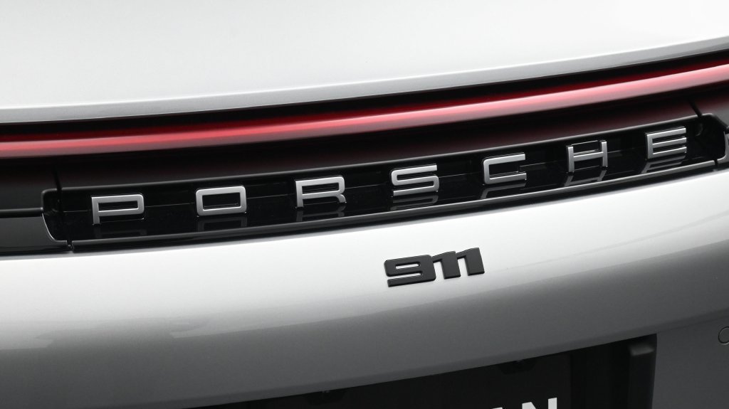 Certified 2026 Porsche 911 Carrera w/ Premium Package RWD image 22