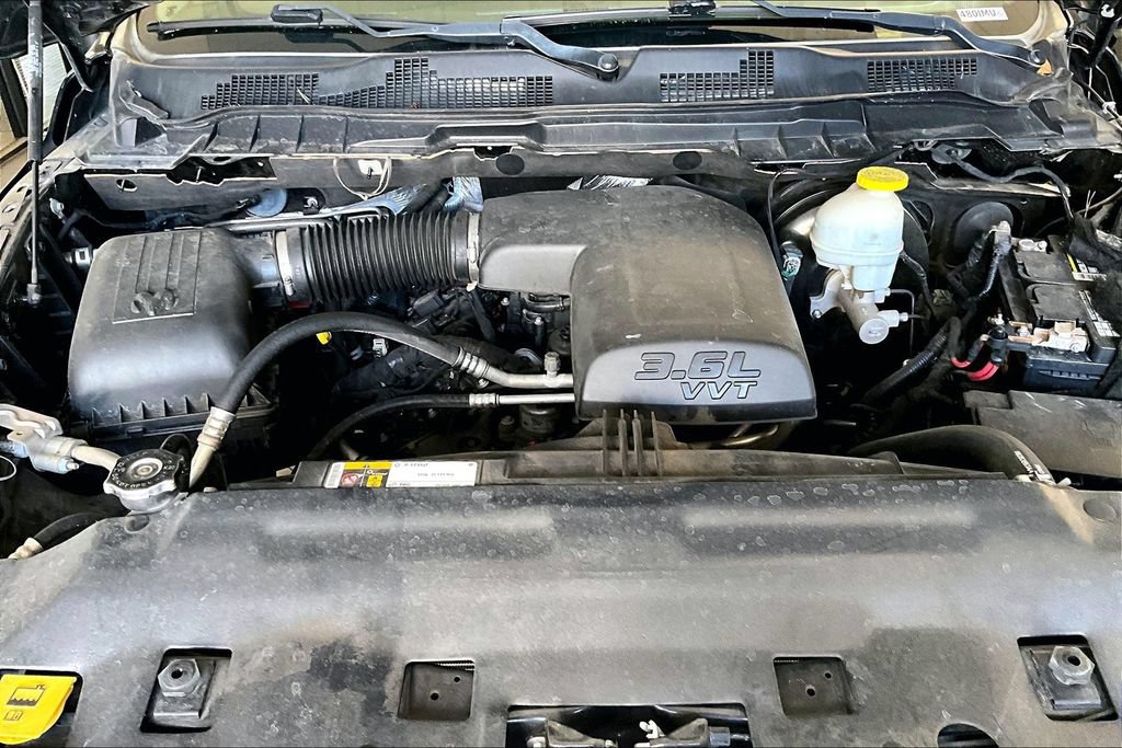 Used 2021 RAM 1500 Classic SLT RWD image 28