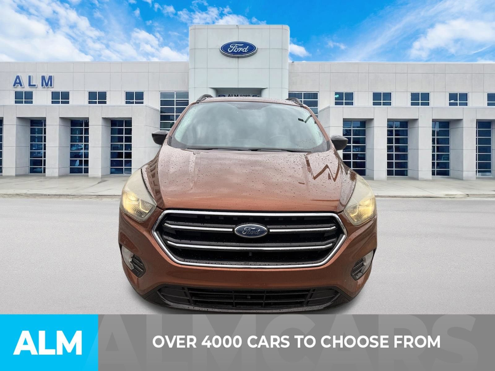 Used 2017 Ford Escape SE w/ Equipment Group 201A AWD/4WD image 2