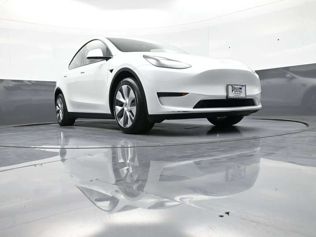 Used 2024 Tesla Model Y Long Range AWD/4WD image 28