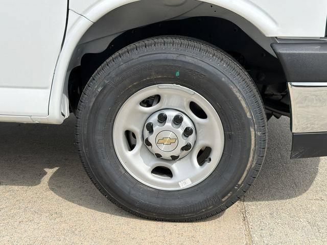New 2026 Chevrolet Express 3500 w/ Power Convenience Package RWD image 15