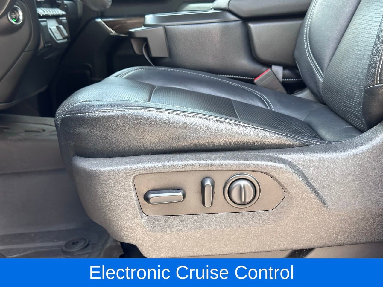 Used 2019 Chevrolet Silverado 1500 RST w/ All-Star Edition image 25