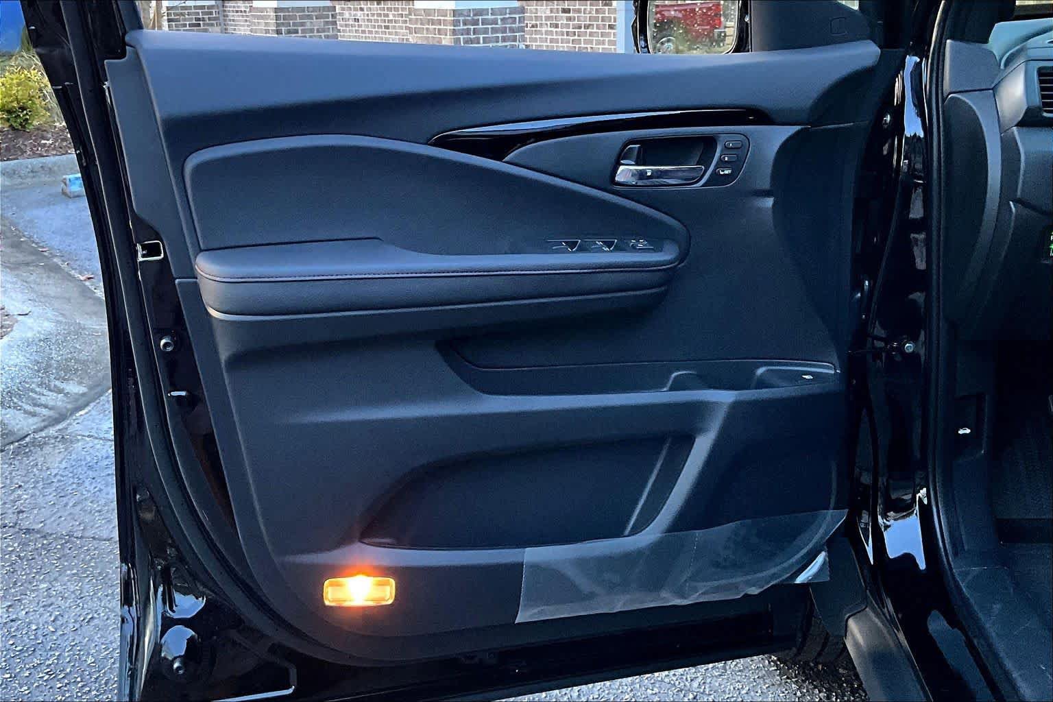 New 2026 Honda Ridgeline Black Edition image 13