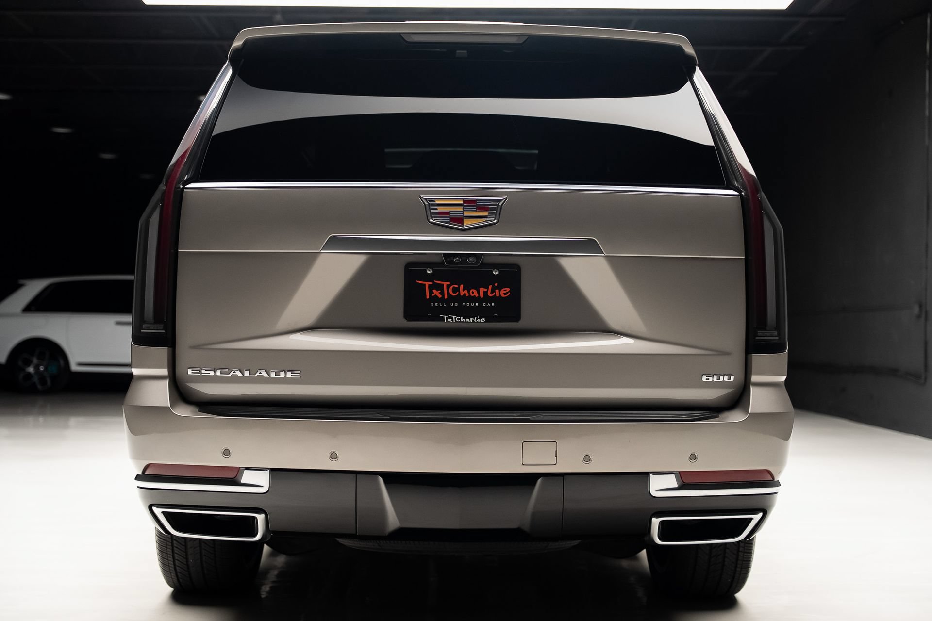 Used 2025 Cadillac Escalade ESV Premium Luxury Platinum AWD/4WD image 28