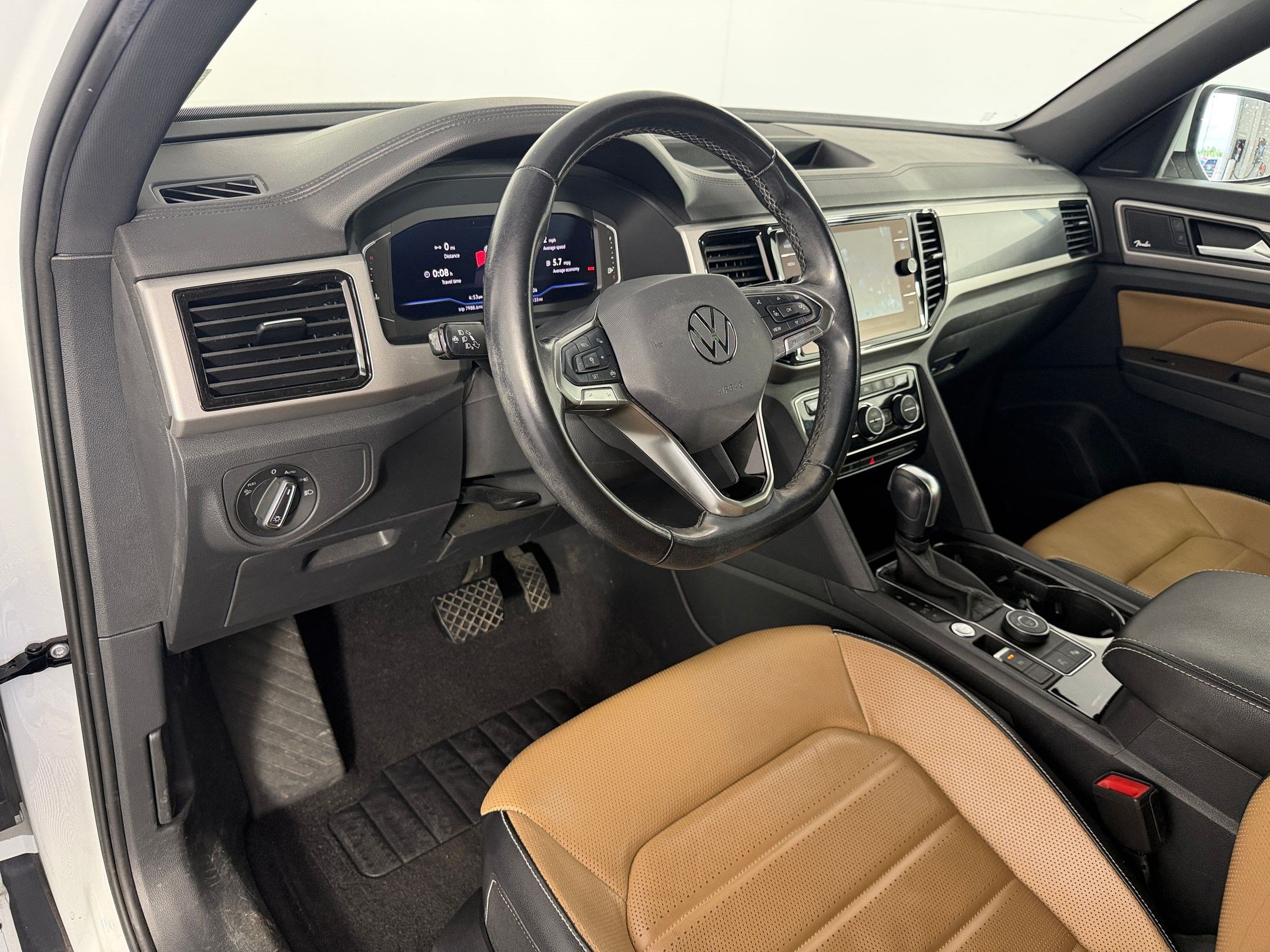 Used 2020 Volkswagen Atlas Cross Sport SEL Premium AWD/4WD image 28