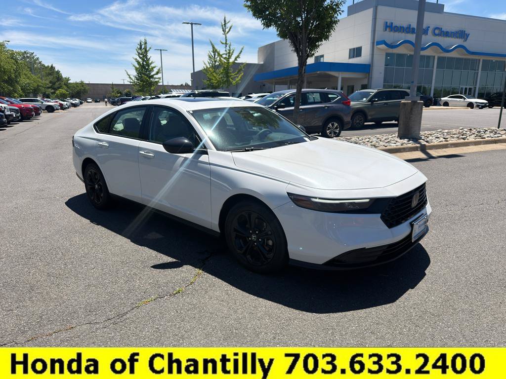 Used 2025 Honda Accord SE image 1