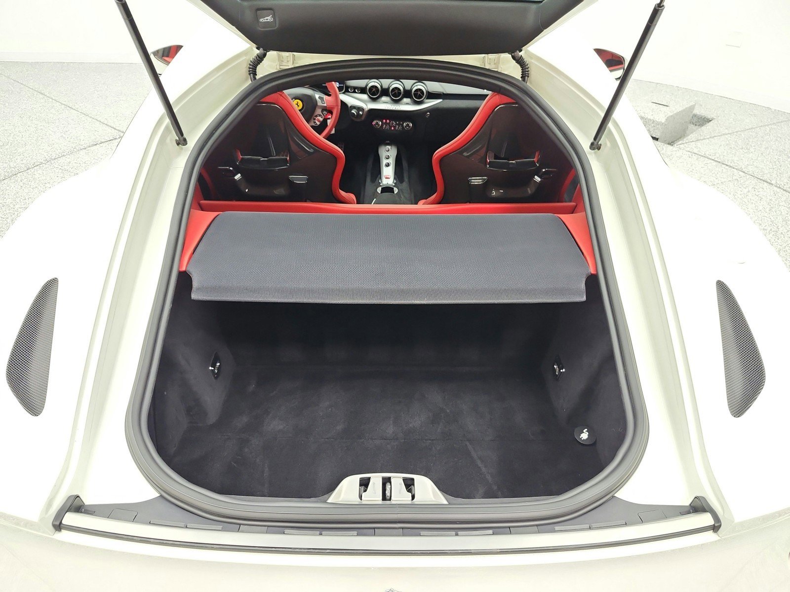 Used 2016 Ferrari F12 Berlinetta image 20