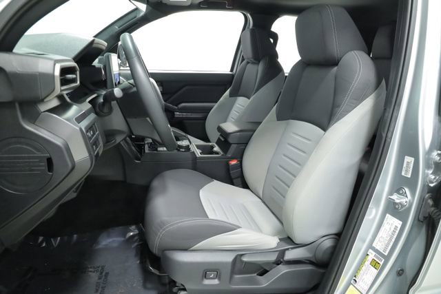 Used 2025 Toyota Tacoma TRD Off-Road AWD/4WD image 28