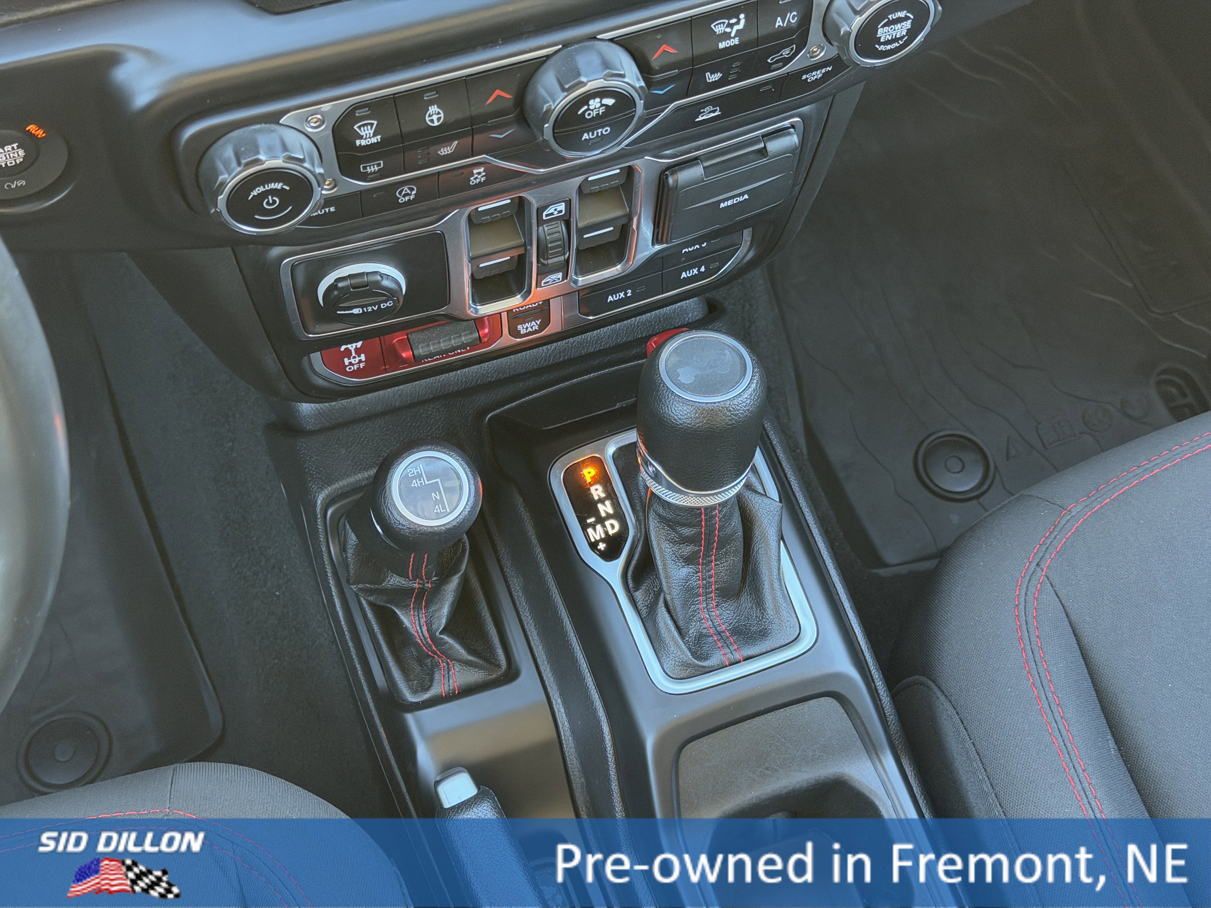 Used 2023 Jeep Wrangler Unlimited Rubicon w/ Cold Weather Group image 13