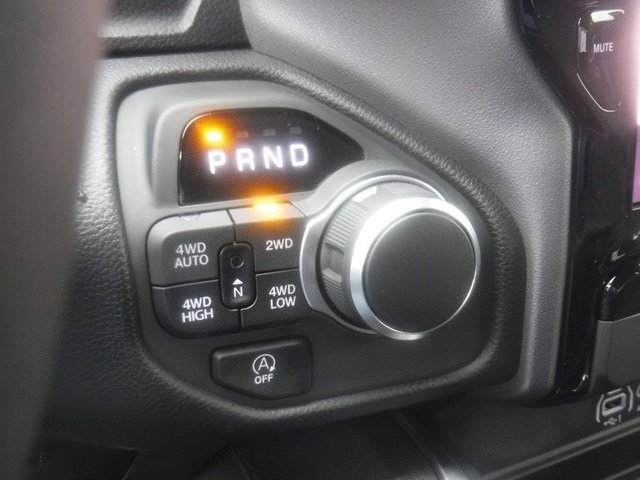 New 2026 RAM 1500 4x4 Crew Cab image 21