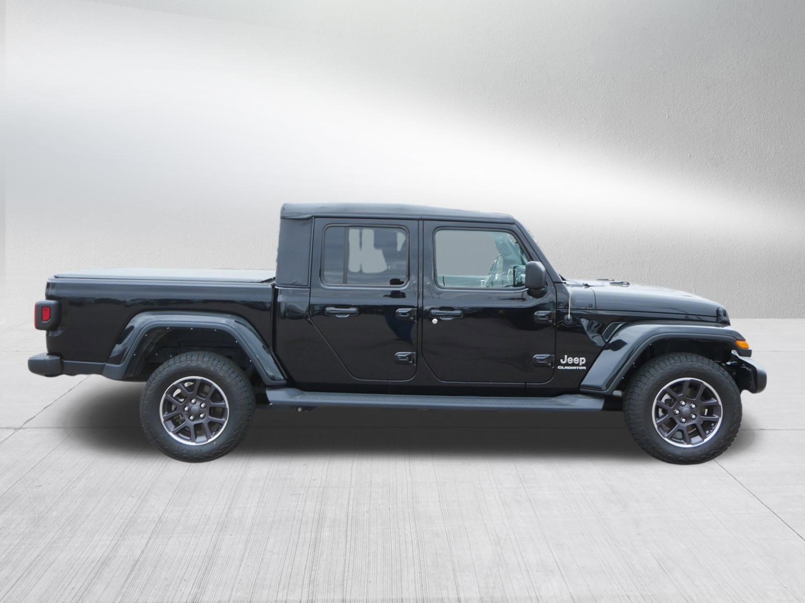 Used 2022 Jeep Gladiator Overland w/ Cold Weather Group image 8