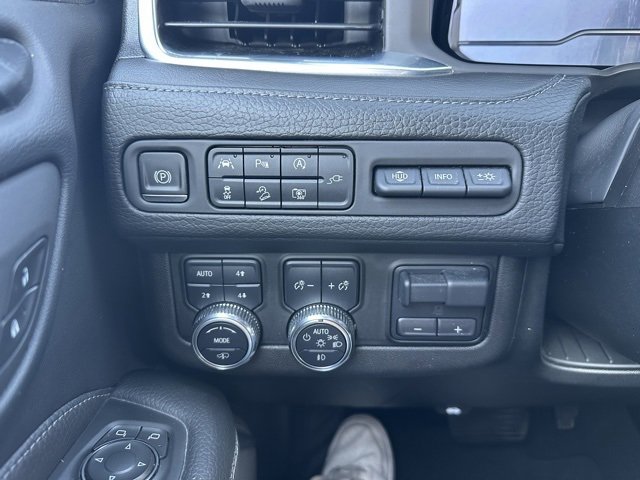 Used 2022 GMC Yukon Denali image 29