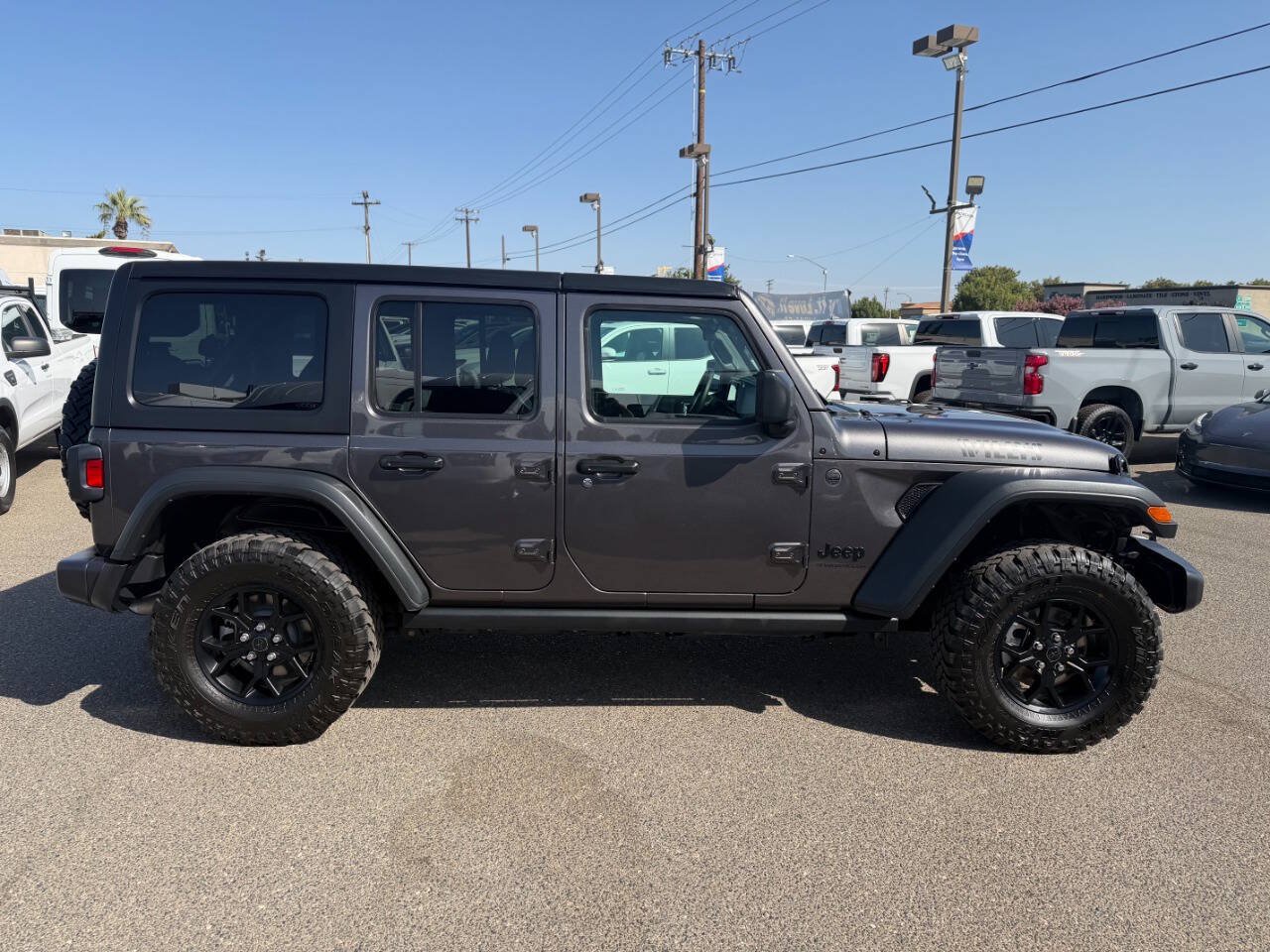 Used 2025 Jeep Wrangler Unlimited Sport AWD/4WD image 5