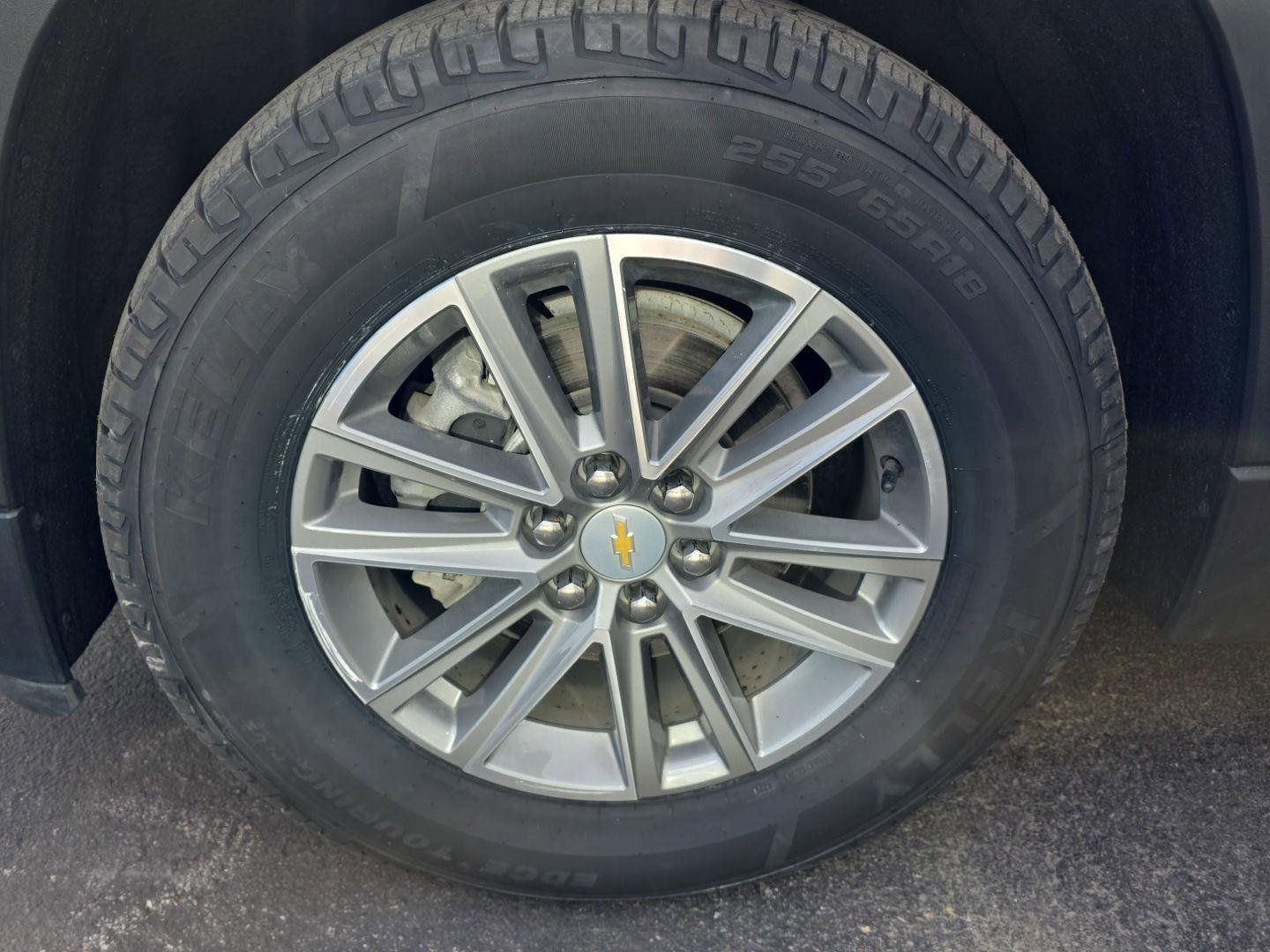 Used 2023 Chevrolet Traverse LT image 24