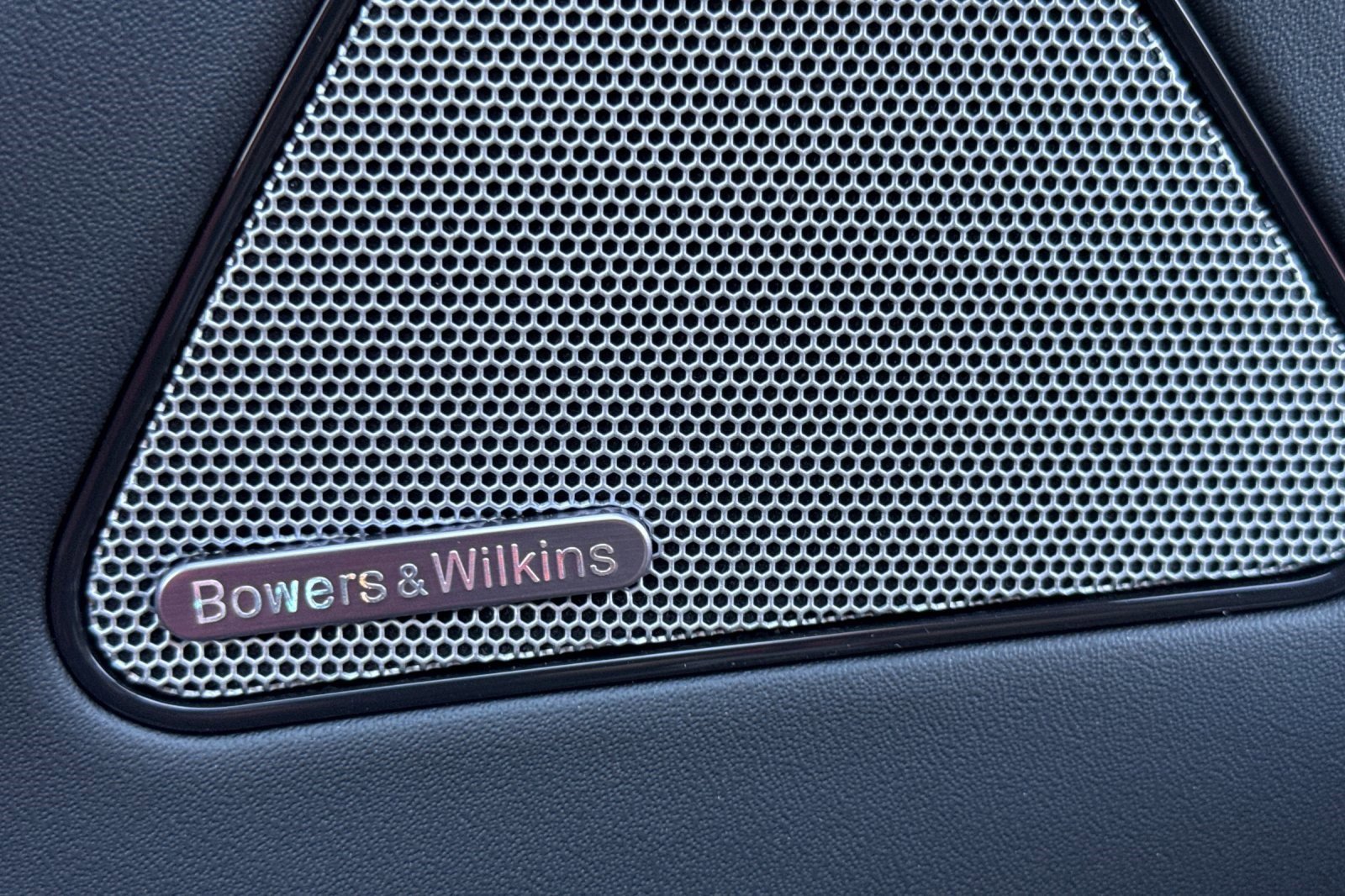 Used 2023 Maserati Levante Trofeo image 23