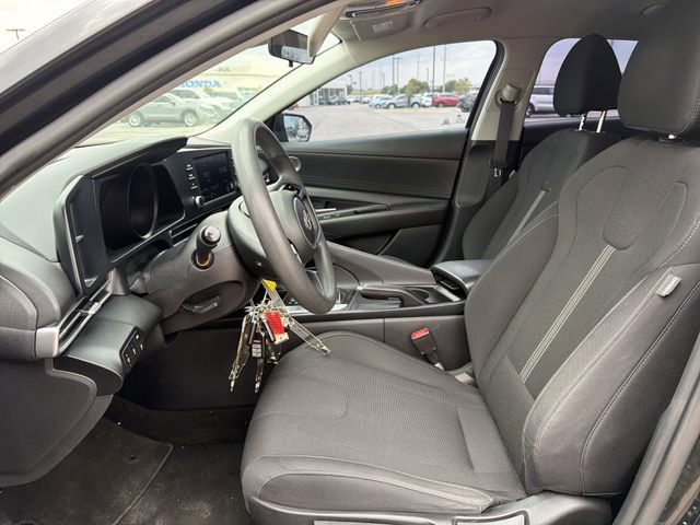 Used 2021 Hyundai Elantra SE FWD image 9