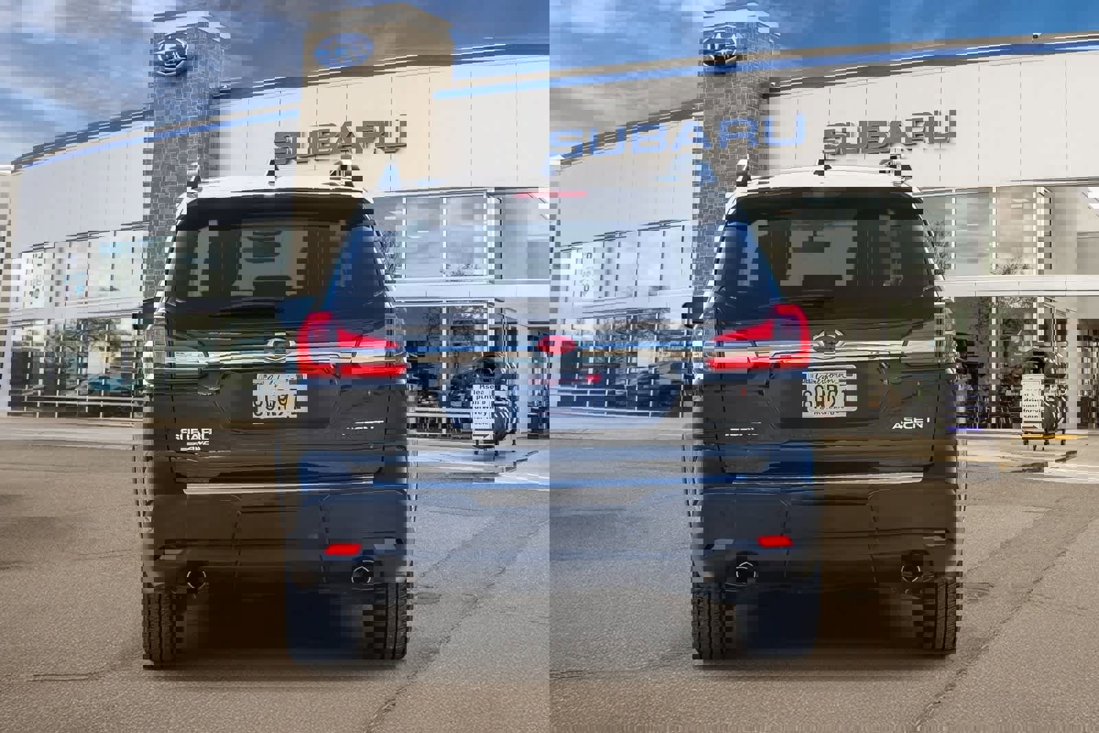 Used 2019 Subaru Ascent Premium w/ Popular Package #3 image 3