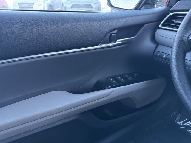 Certified 2018 Toyota Camry LE image 31
