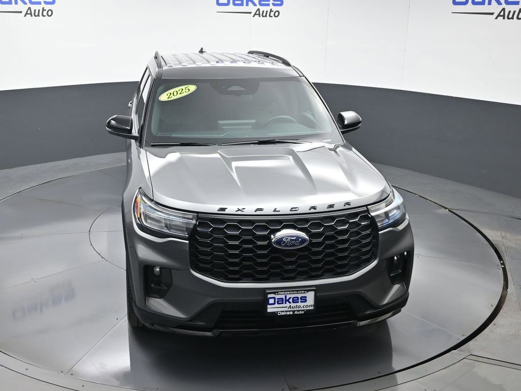 Used 2025 Ford Explorer ST-Line w/ ST-Line Street Pack image 52