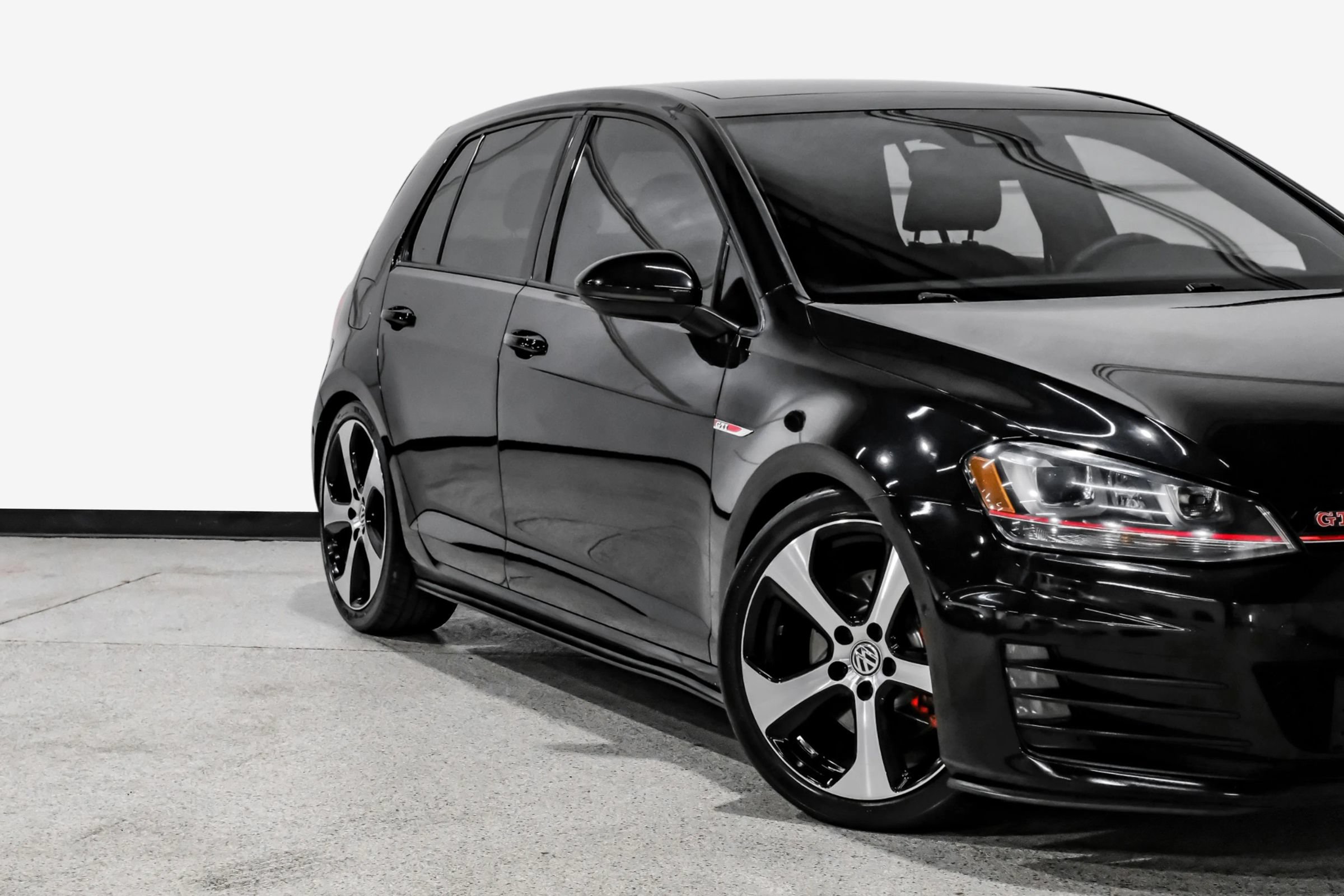 Used 2016 Volkswagen GTI SE FWD image 12